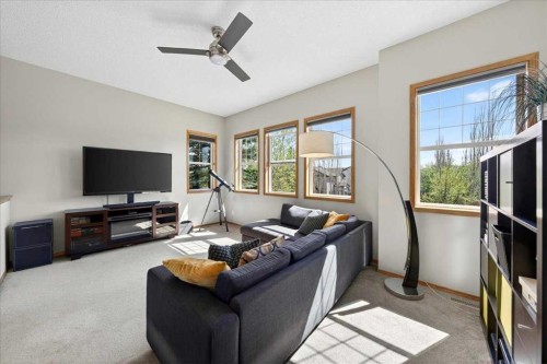 152 Chapman Close Se, Calgary, AB - Indoor