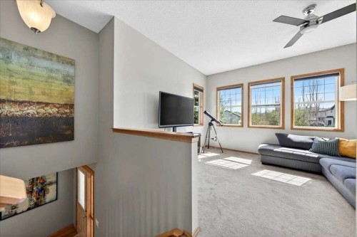 152 Chapman Close Se, Calgary, AB - Indoor