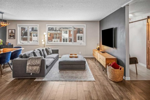 4-1205 Cameron Avenue Sw, Calgary, AB - Indoor Photo Showing Living Room