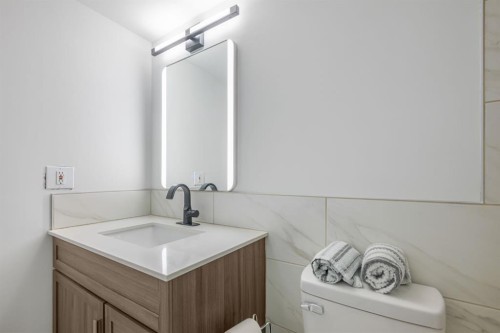 634-11620 Elbow Drive Sw, Calgary, AB - Indoor Photo Showing Laundry Room