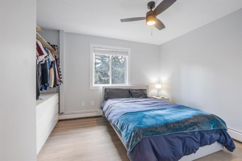 634-11620 Elbow Drive Sw, Calgary, AB - Indoor Photo Showing Bedroom