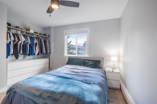 634-11620 Elbow Drive Sw, Calgary, AB - Indoor Photo Showing Bedroom
