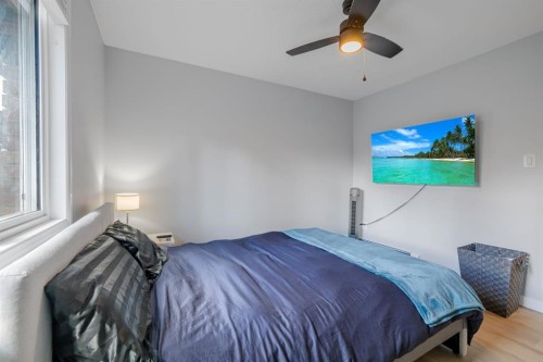 634-11620 Elbow Drive Sw, Calgary, AB - Indoor Photo Showing Bedroom