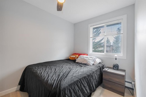 634-11620 Elbow Drive Sw, Calgary, AB - Indoor Photo Showing Bedroom