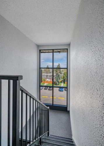 634-11620 Elbow Drive Sw, Calgary, AB - Indoor Photo Showing Other Room