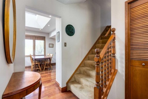 2724 Palliser Drive Sw, Calgary, AB - Indoor Photo Showing Other Room
