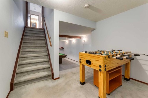 2724 Palliser Drive Sw, Calgary, AB - Indoor Photo Showing Other Room
