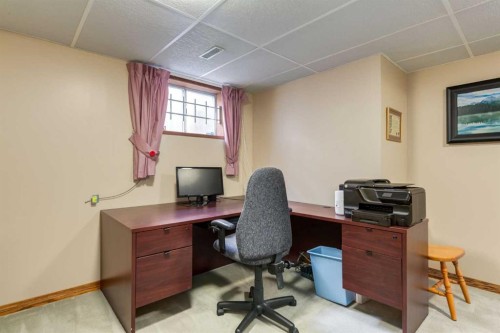2724 Palliser Drive Sw, Calgary, AB - Indoor Photo Showing Office