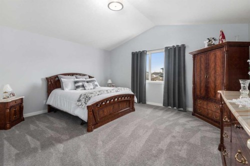 78 Lakes Estates Circle, Strathmore, AB - Indoor Photo Showing Bedroom