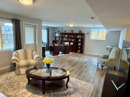 78 Lakes Estates Circle, Strathmore, AB - Indoor Photo Showing Living Room