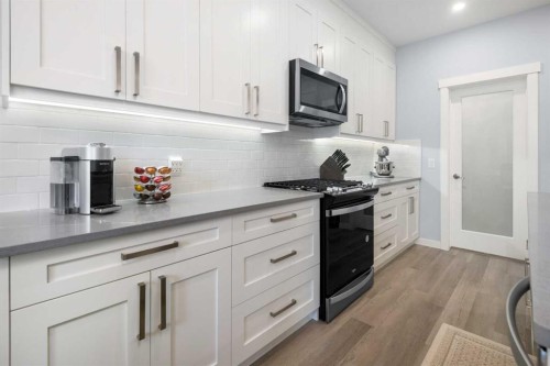 78 Lakes Estates Circle, Strathmore, AB - Indoor Photo Showing Kitchen With Upgraded Kitchen