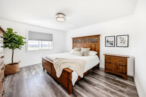 89 Evansdale Landing Nw, Calgary, AB - Indoor Photo Showing Bedroom