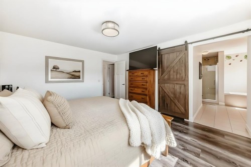 89 Evansdale Landing Nw, Calgary, AB - Indoor Photo Showing Bedroom