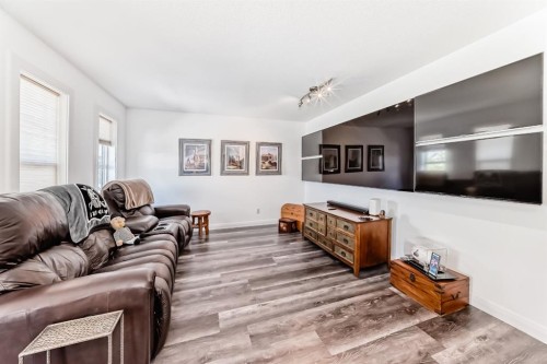 89 Evansdale Landing Nw, Calgary, AB - Indoor Photo Showing Living Room