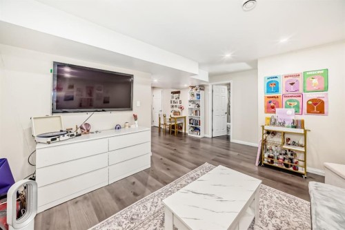 89 Evansdale Landing Nw, Calgary, AB - Indoor Photo Showing Living Room