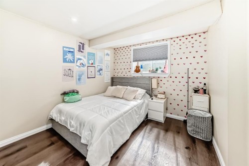 89 Evansdale Landing Nw, Calgary, AB - Indoor Photo Showing Bedroom