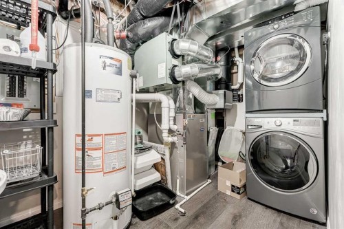 89 Evansdale Landing Nw, Calgary, AB - Indoor Photo Showing Laundry Room