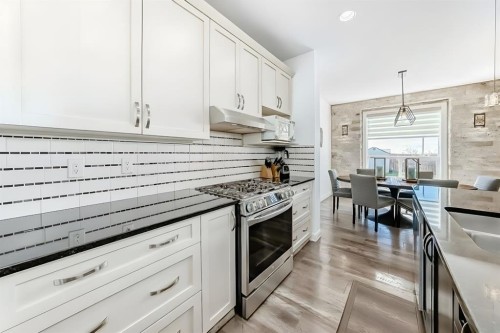 89 Evansdale Landing Nw, Calgary, AB - Indoor Photo Showing Kitchen