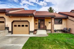 30-118 Strathcona Road SW Calgary, AB T3H 1P3