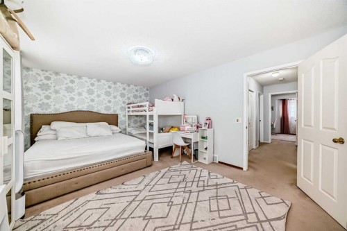 57 Mt Aberdeen Manor Se, Calgary, AB - Indoor Photo Showing Bedroom