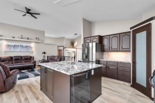 80 Cambrille Crescent, Strathmore, AB - Indoor Photo Showing Kitchen With Upgraded Kitchen