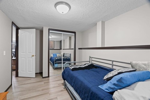 80 Cambrille Crescent, Strathmore, AB - Indoor Photo Showing Bedroom
