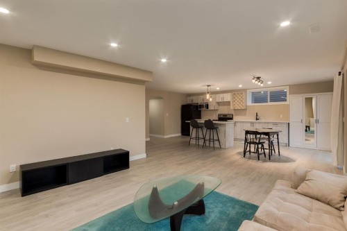 62 Panamount View Nw, Calgary, AB - Indoor Photo Showing Living Room