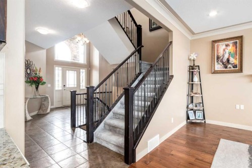 7 Sunset Way, Cochrane, AB - Indoor Photo Showing Other Room