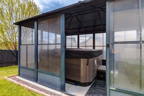7 Sunset Way, Cochrane, AB - Outdoor With Exterior