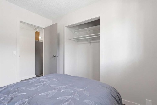 1420 Marlyn Way Ne, Calgary, AB - Indoor Photo Showing Bedroom