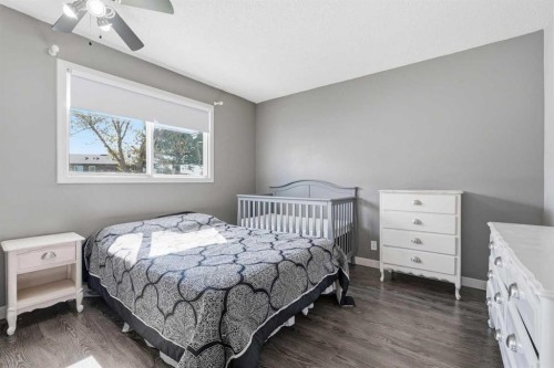 1420 Marlyn Way Ne, Calgary, AB - Indoor Photo Showing Bedroom
