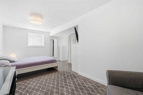 1420 Marlyn Way Ne, Calgary, AB - Indoor Photo Showing Bedroom