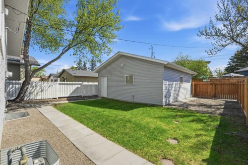 1420 Marlyn Way Ne, Calgary, AB - Outdoor