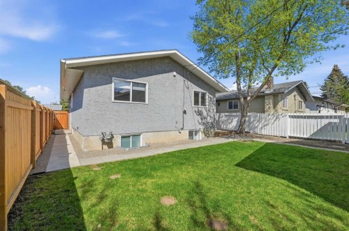 1420 Marlyn Way Ne, Calgary, AB - Outdoor