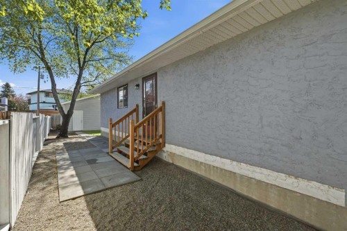 1420 Marlyn Way Ne, Calgary, AB - Outdoor