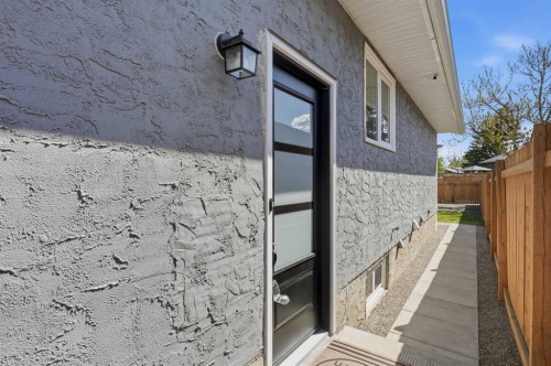 1420 Marlyn Way Ne, Calgary, AB - Outdoor
