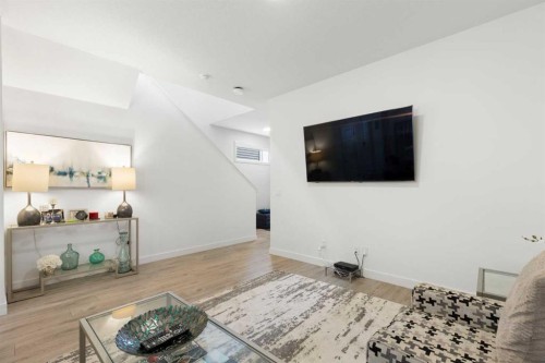 60 Belmont Villas Sw, Calgary, AB - Indoor Photo Showing Living Room