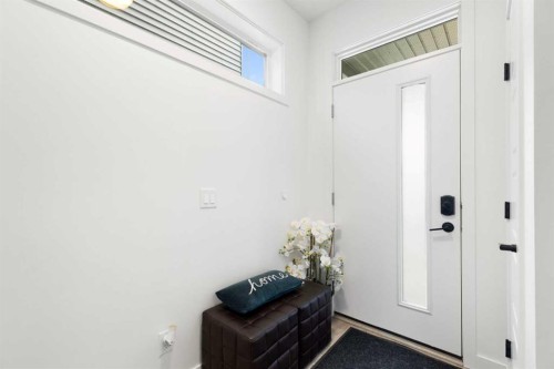 60 Belmont Villas Sw, Calgary, AB - Indoor Photo Showing Other Room