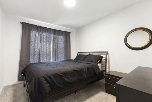 60 Belmont Villas Sw, Calgary, AB - Indoor Photo Showing Bedroom