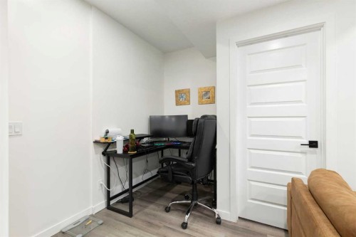 60 Belmont Villas Sw, Calgary, AB - Indoor Photo Showing Office