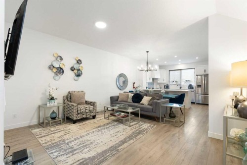 60 Belmont Villas Sw, Calgary, AB - Indoor Photo Showing Living Room