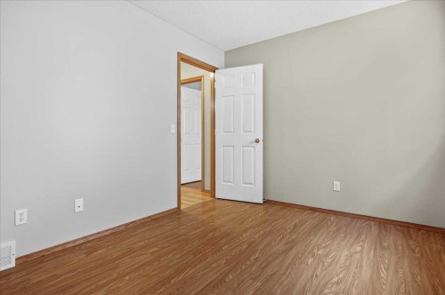 100 Macewan Park Manor Nw, Calgary, AB - Indoor Photo Showing Other Room