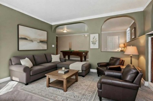 100 Macewan Park Manor Nw, Calgary, AB - Indoor Photo Showing Living Room