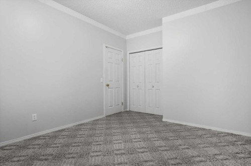 100 Macewan Park Manor Nw, Calgary, AB - Indoor Photo Showing Other Room