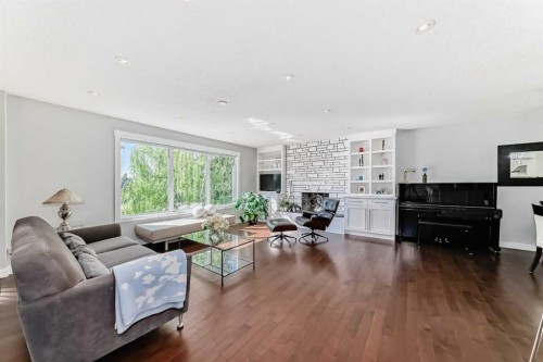 47 Coleridge Crescent Nw, Calgary, AB - Indoor Photo Showing Living Room
