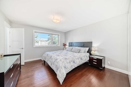47 Coleridge Crescent Nw, Calgary, AB - Indoor Photo Showing Bedroom