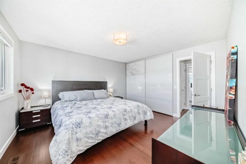 47 Coleridge Crescent Nw, Calgary, AB - Indoor Photo Showing Bedroom