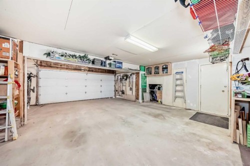 47 Coleridge Crescent Nw, Calgary, AB - Indoor Photo Showing Garage