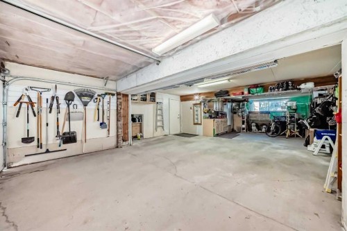 47 Coleridge Crescent Nw, Calgary, AB - Indoor Photo Showing Garage