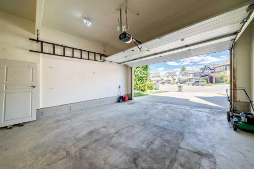 82 Mahogany Green Se, Calgary, AB 